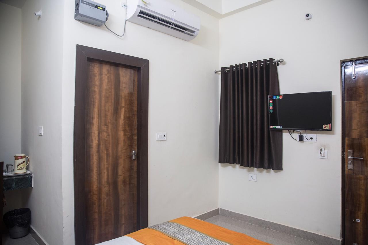 Hotel Oyo 9123 Baghban Residency Gwalior Exterior foto